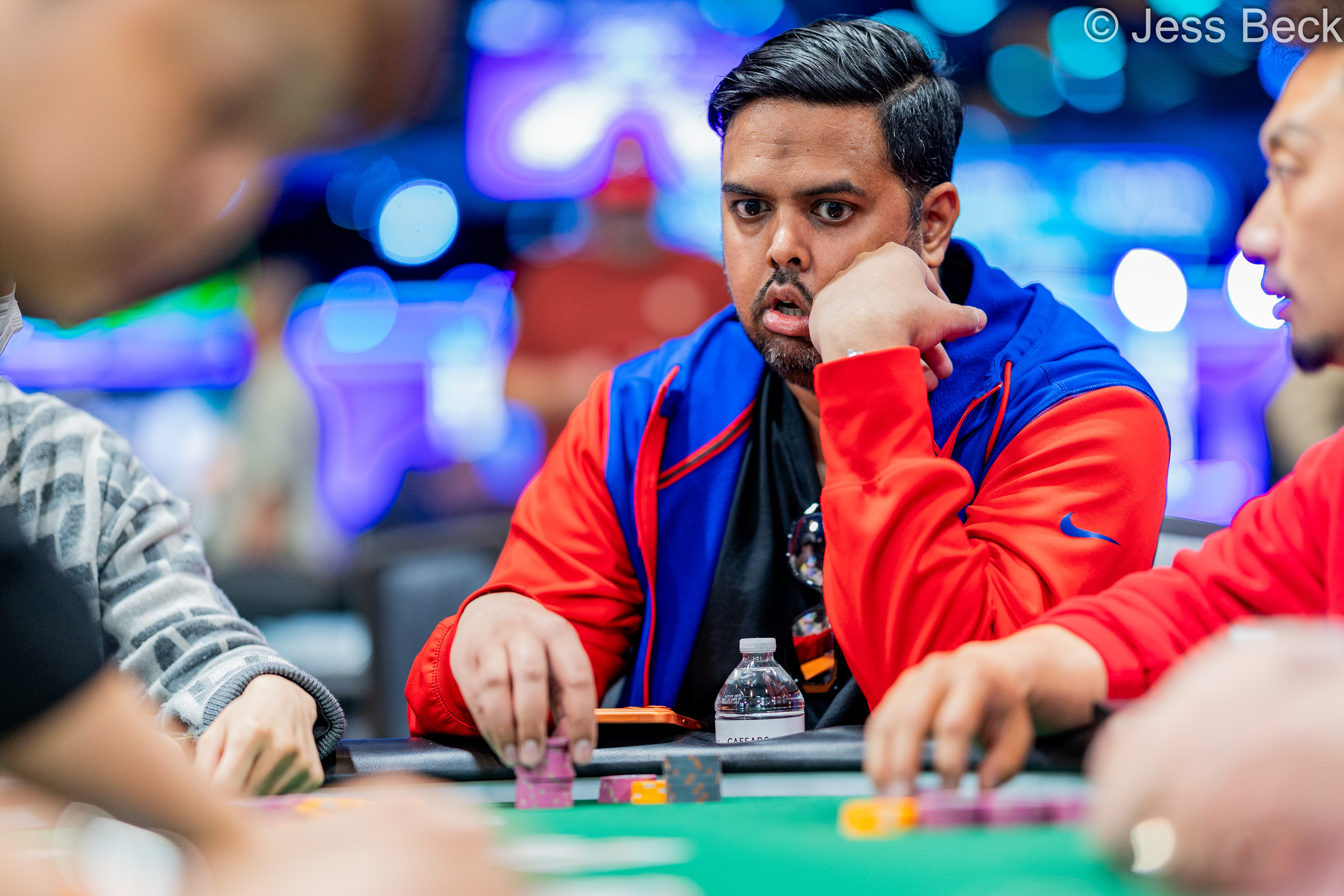 AG真人视讯 - WSOP 主赛事泡沫期上演“清一色”VS“葫芦”的世纪对决 - AG百家乐